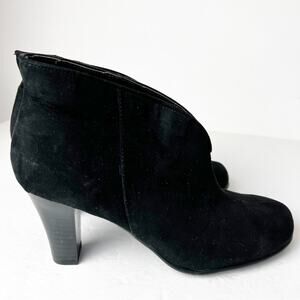 SZ 6.5 A2 by Aerosoles Black Booties